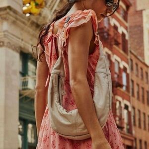 Rare Color Free People Goat Leather Idle Hands Cream/Tan Sling Hobo Bag